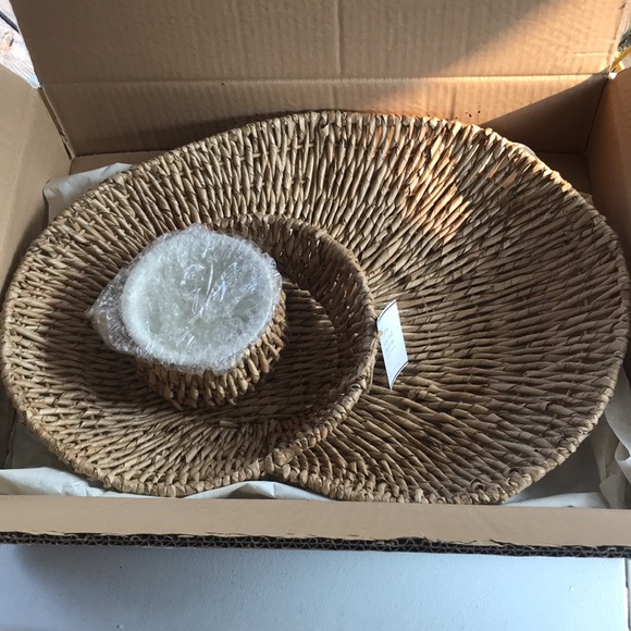 Pottery Barn Other - Pottery barn woven shell chip & dip